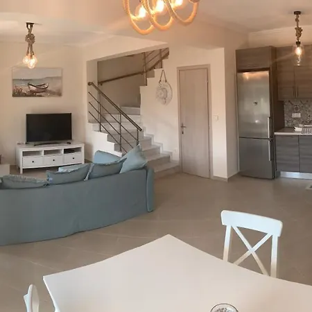 Three-storey Maisonette In *